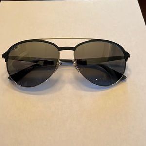 Navy aviator Ray-Ban sunglasses with case